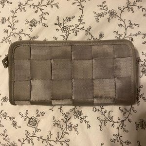 Harvey’s seatbelt silver large wallet